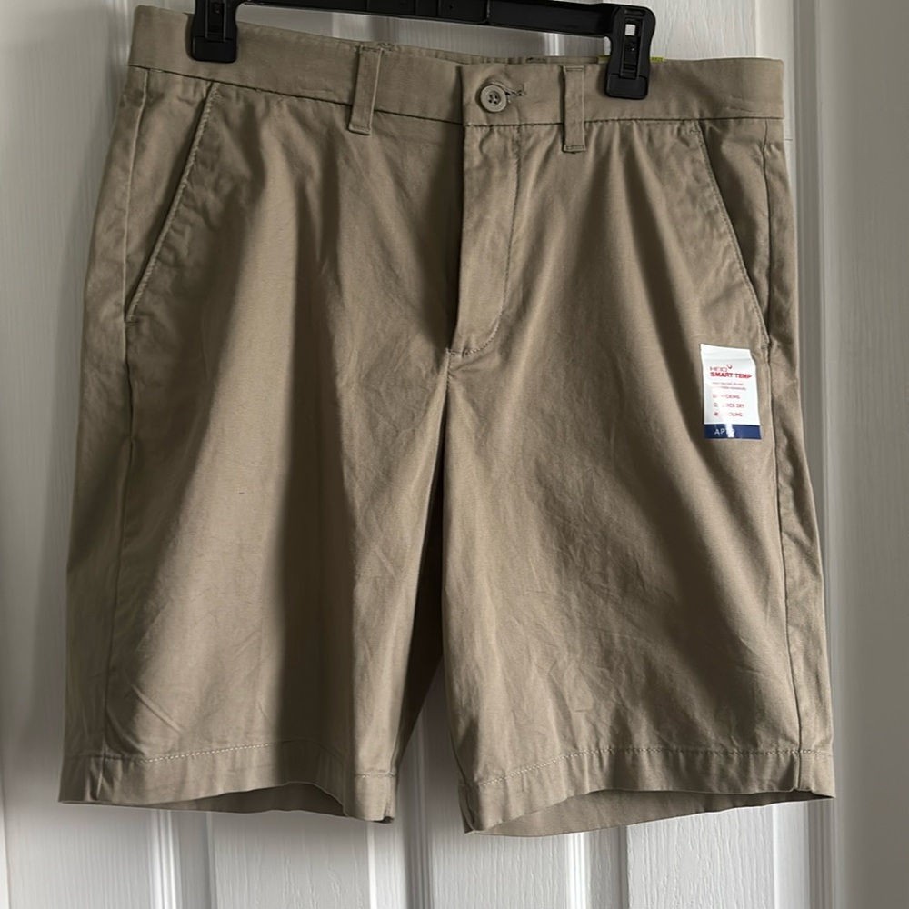NWT Men’s APT.9 Khaki Shorts Size 34